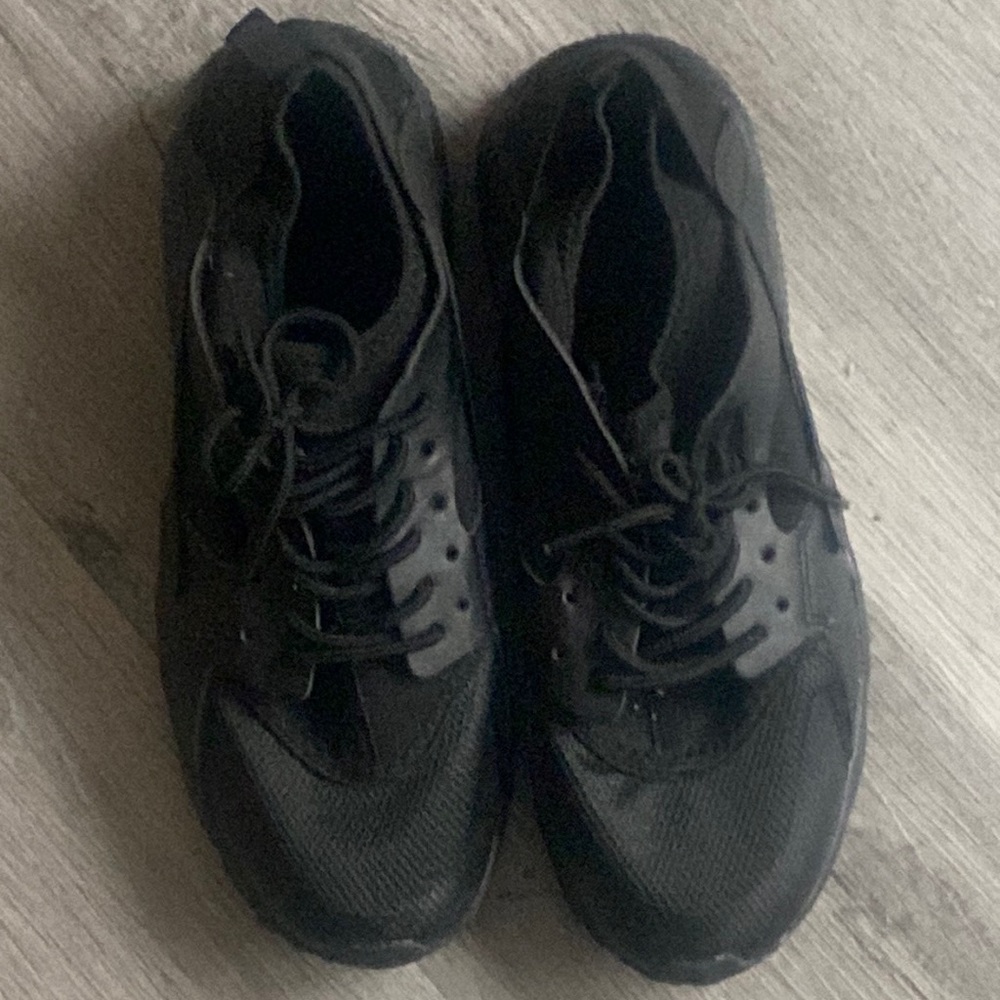 sports shoes